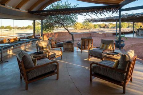 ... und beschauliche Stunden im artenreichen Etosha Naional Park