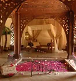 Zimmer wie aus "1000 und Einer Nacht"
erwarten Sie.
Lassen Sie sich rundum verwöhnen! tansania-sansibar-breezes-resort-zimmer