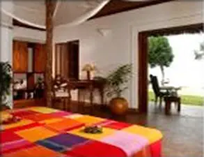 Farbenfroh empfangen Sie die Zimmer der
"Fumba Beach Lodge", mit tollen
Ausblicken auf's Meer. tansania-sansibar-fumba-resort-zimmer