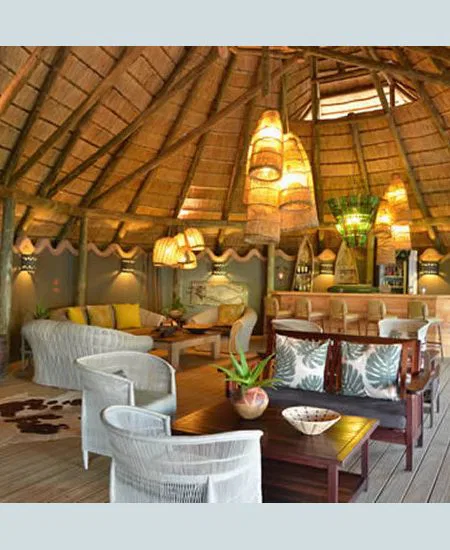 Auch Ihre Unterkunft am Chobe Park hat Falir - und oft einen direkten Blick auf den Chobe River. botswana-bakwena-Terrasse