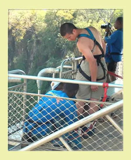 Victoria Falls = "Adventure"!
Je spektakulärer - desto "Vic Falls" botswana-bunjee-springen1