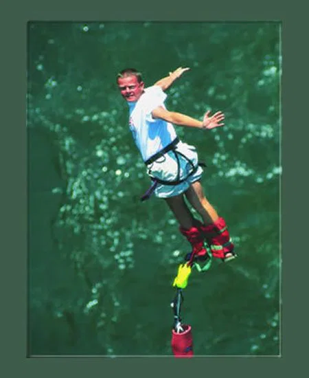 ...yeeeeaaaaaaahhhh!
111m ab in die Tiefe! botswana-bunjee-springen2