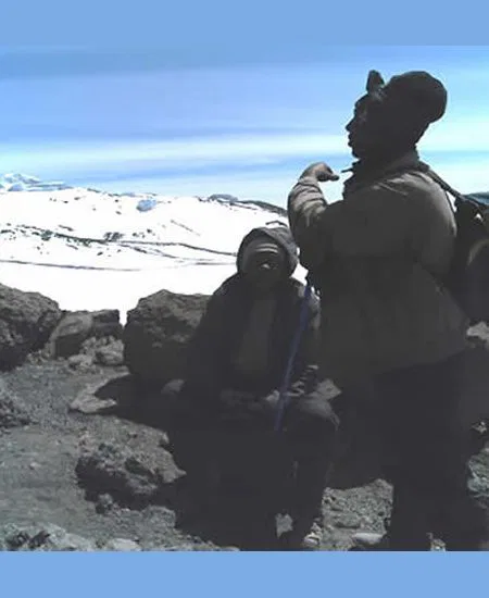 Genießen Sie den Anblick - selbst wenn
Sie die letzte Etappe bis zum Gipfel
nicht mehr schaffen sollten:
der Aufstieg hat sich bereits für dieses
Erleben gelohnt! tansania-kilimandscharo-schneefeld