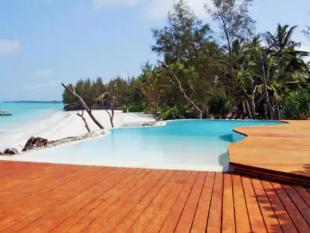 Wer hier nicht entspannen kann...
Der Pool der "Pongwe Lodge" lädt zu
wunderbarem Relaxen ein! tansania-sansibar-pemba-resort-pool