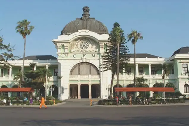 Der Bahnhof in Maputo, der Haupstadt Mosambik's - Erbe aus kolonialer Zeit!