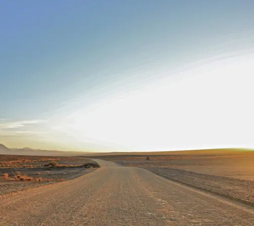 Unterwegs zum Etosha National Park kann die Strecke scheinbar "endlos" werden...