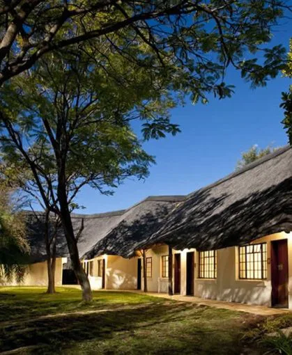 namibia-etosha-mokuti-lodge