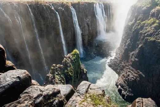 namibia-victoria wasserfaelle-schlucht