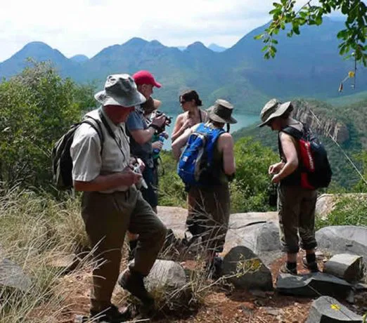 An der Panorama Route erwartet SIe eine längere Wanderung malerischen Blyde River Canyon. suedafrika-blyde-river-canyon-wanderung
