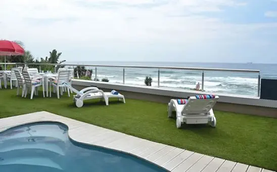 Was für ein Ausblick!! Die Küste nördlich von Durban wartet darauf, Ihre Sinne zu verwöhnen. suedafrika-dolphin-coast-blick
