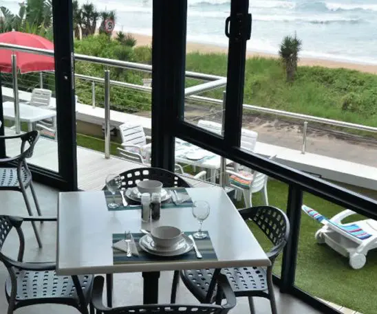 Diese Aussicht zum Frühstück weckt die Unternehmungslust für den bevorstehenden Tag. suedafrika-dolphin-coast-greenfire-verandah