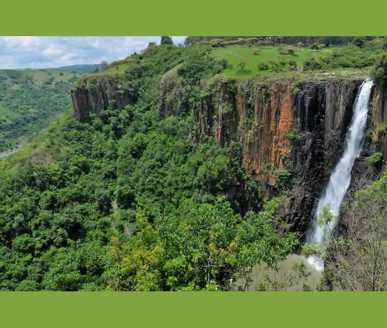 Unterwegs nach Durban lädt der
Howick Wasserfall zu einer erfrischenden Rast ein. suedafrika-howick-wasserfaelle