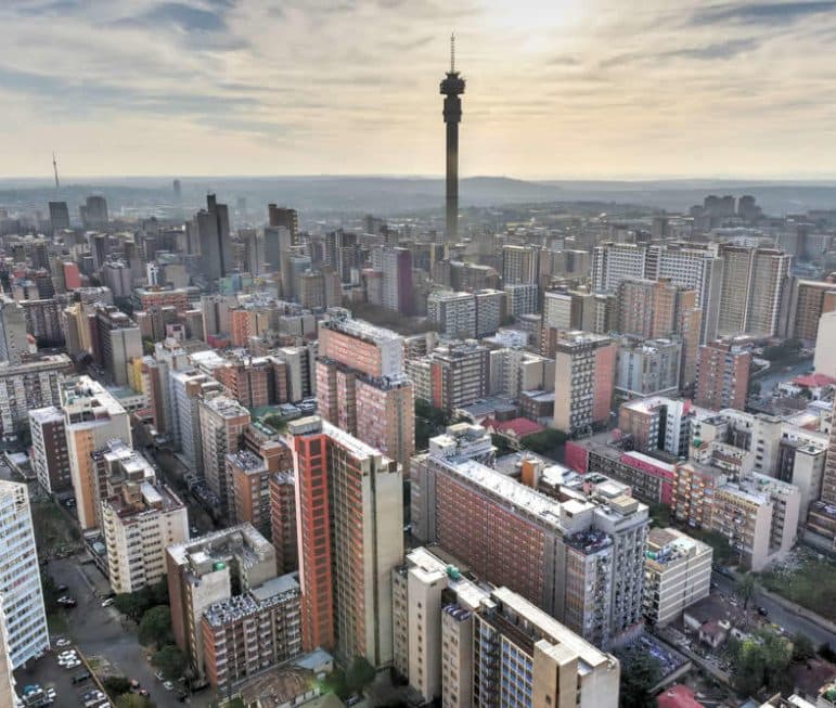 Das Stadtzentrum von Johannesburg.. Schon beim Landeanflug bietet sich ein
toller Überblick. suedafrika-johannesburg-luftbild