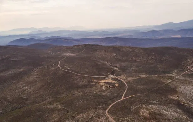 Die lange Etappe nach Oudtshoorn ist am abwechslungsreichsten über die Route 62, durch die ariden Halbwüstengebiete der Kleinen Karoo. suedafrika-route62