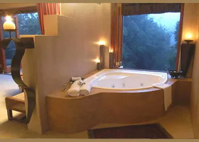 ... für alle Romantiker: ein "Bad mit Aussicht"!