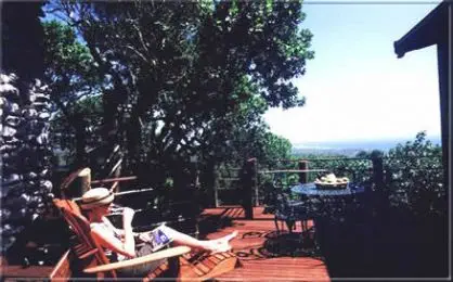 Zeit, die Seele baumeln zu lassen: ein gutes Buch, ein Drink, diese Aussicht...