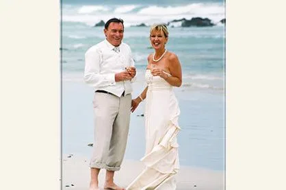 Barfuß am Strand - auf Ihr Wohl!