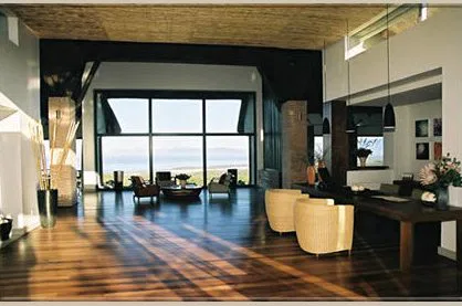 Die rustikale "Schale" täuscht: das Interieur ist 5-Sterne wert!