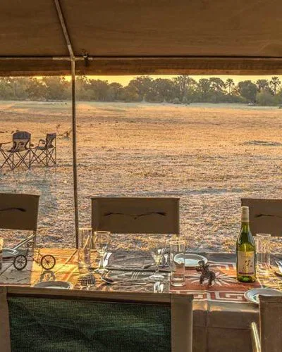 Zurück im Camp ist der Tisch gedeckt...