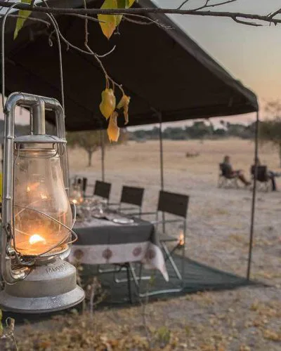 ... und man versammelt sich am Lagerfeuer, um die Erlebnisse des Tages Revue passieren zu lassen