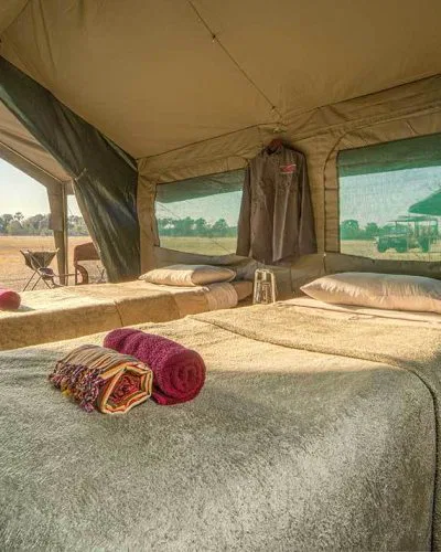 Geräumige Zimmer bieten einen hohen Komfort inmitten der Wildnis - und tolle Ausblicke