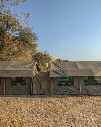 Ihre mobile Unterkunft bestehend aus Schlafzimmer, einer Dusche unter freiem Himmel und dem Toilettenbereich