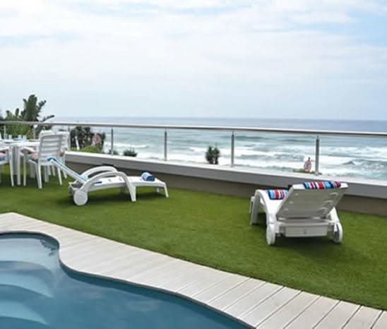 Was für ein Ausblick!! Die Küste nördlich von Durban wartet darauf, Ihre Sinne zu verwöhnen. suedafrika-dolphin-coast-blick