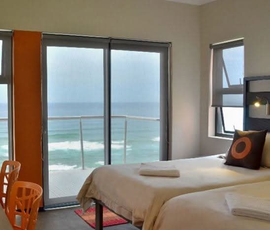 Ihre Unterkunft liegt direkt am Strand.
Es ist ein kleines, sehr persönlich
geführtes Haus. Die Einrichtung ist schlicht,
ansprechend und sauber. suedafrika-dolphin-coast-greenfire-zimmer