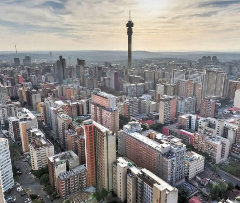 Das Stadtzentrum von Johannesburg.. Schon beim Landeanflug bietet sich ein
toller Überblick. suedafrika-johannesburg-luftbild
