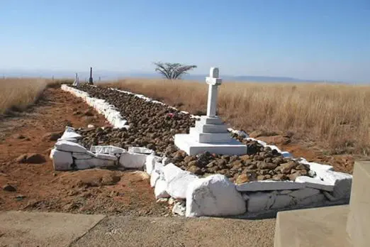 Die "Natal Battlefields", Gebiete von trauriger
historischer Bedeutung. Ihre Wanderung führt Sie zu Stellen mit tollen Ausblicken über diese so einprägsame Landschaft. suedafrika-battlefields