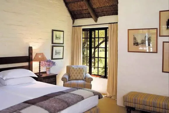 Als letzte Station Ihrer Reise: die Tierwelt Südafrika's! Und auch im "Busch" geht
es durchaus zivilisiert zu. suedafrika-elephanthouse-zimmer