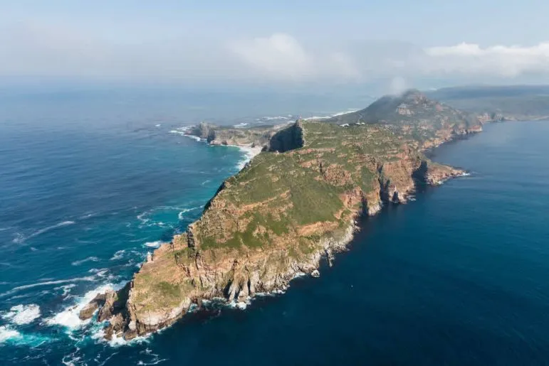 Einzigartig - das Kap der Guten
Hoffnung, legendärer Treffpunkt zweier
Weltmeere. suedafrika-kapspitze