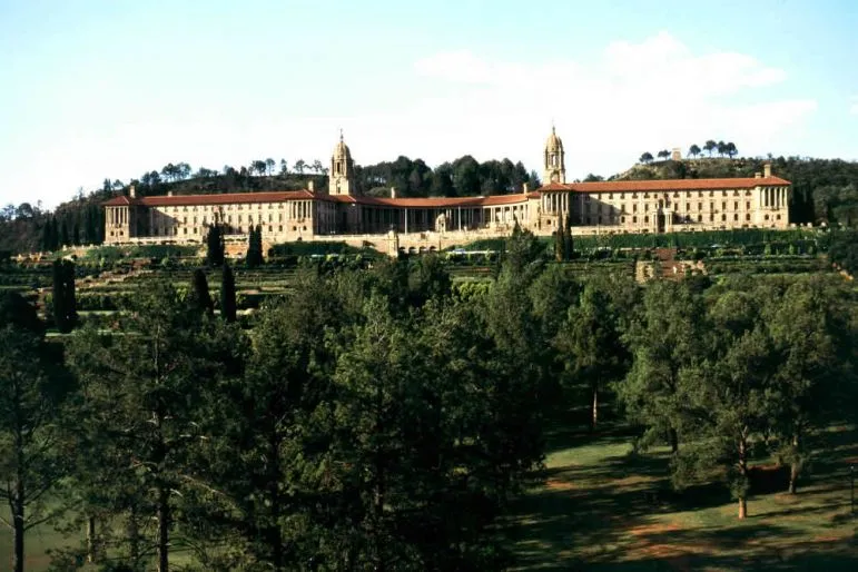 Die "Union Buildings", das
Parlament, liegen
erhaben über der Stadt. suedafrika-pretoria-parlament